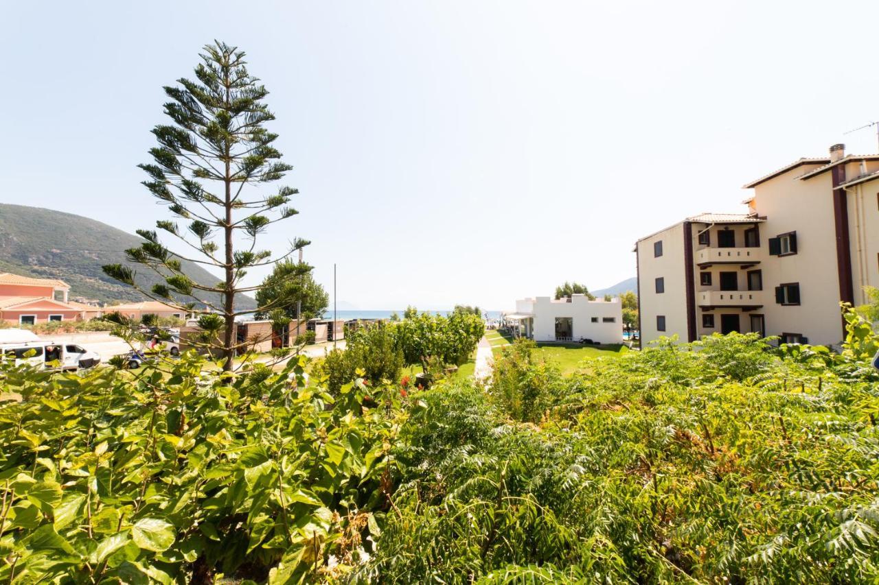 Hotel Odeon Vasiliki  Bagian luar foto