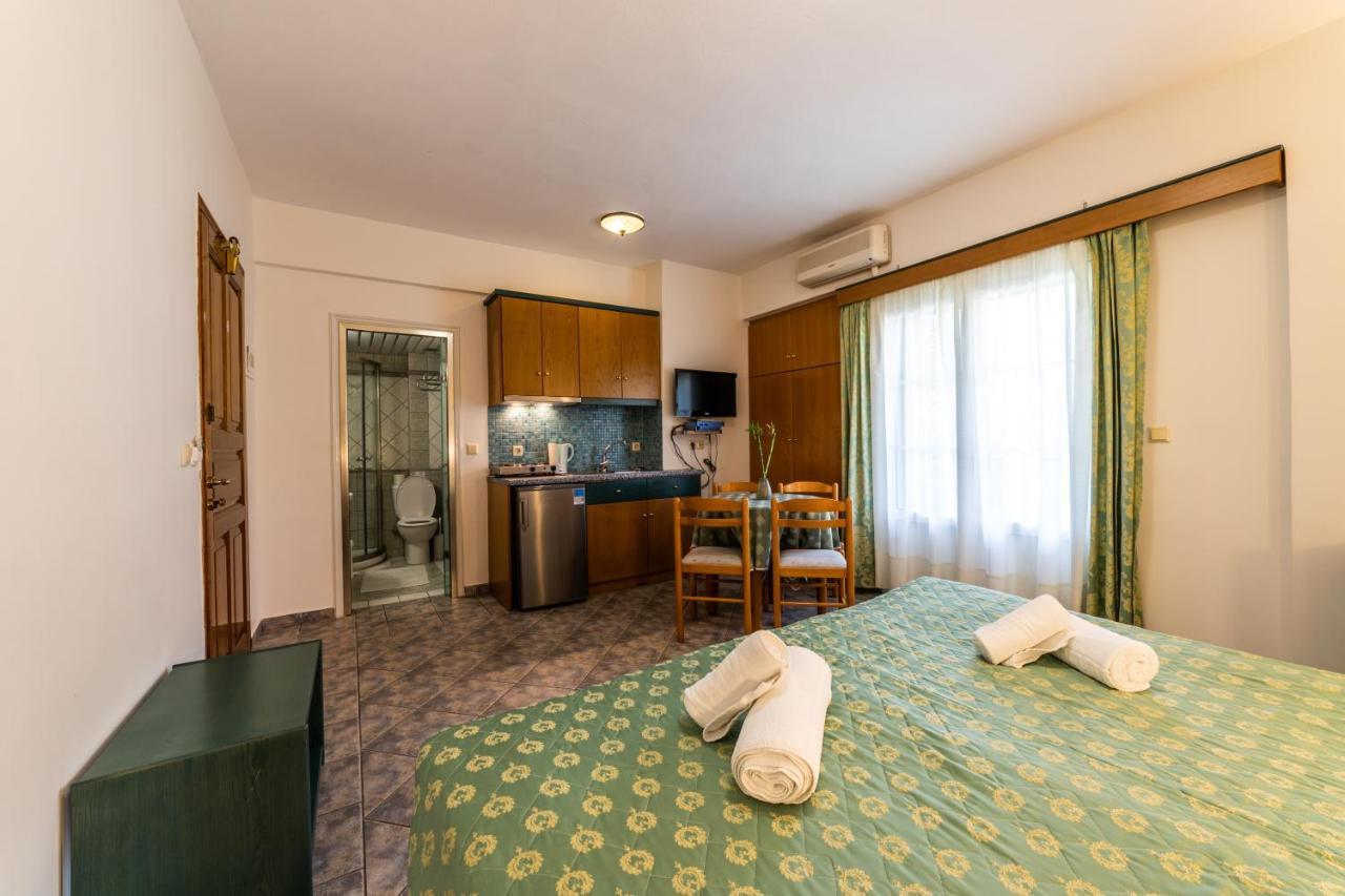Hotel Odeon Vasiliki  Bagian luar foto