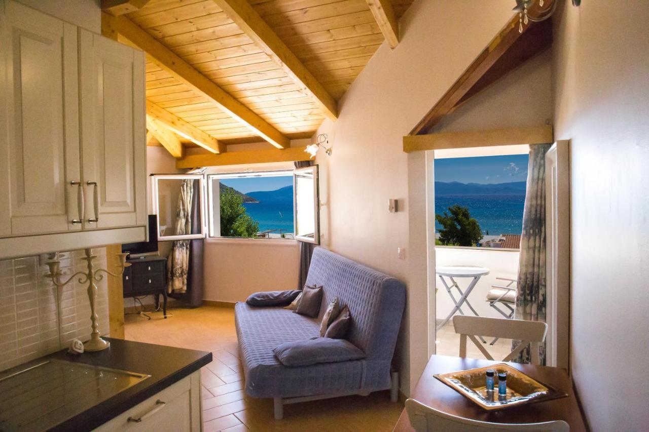 Hotel Odeon Vasiliki  Bagian luar foto