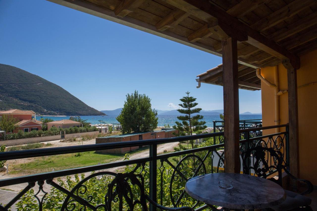 Hotel Odeon Vasiliki  Bagian luar foto