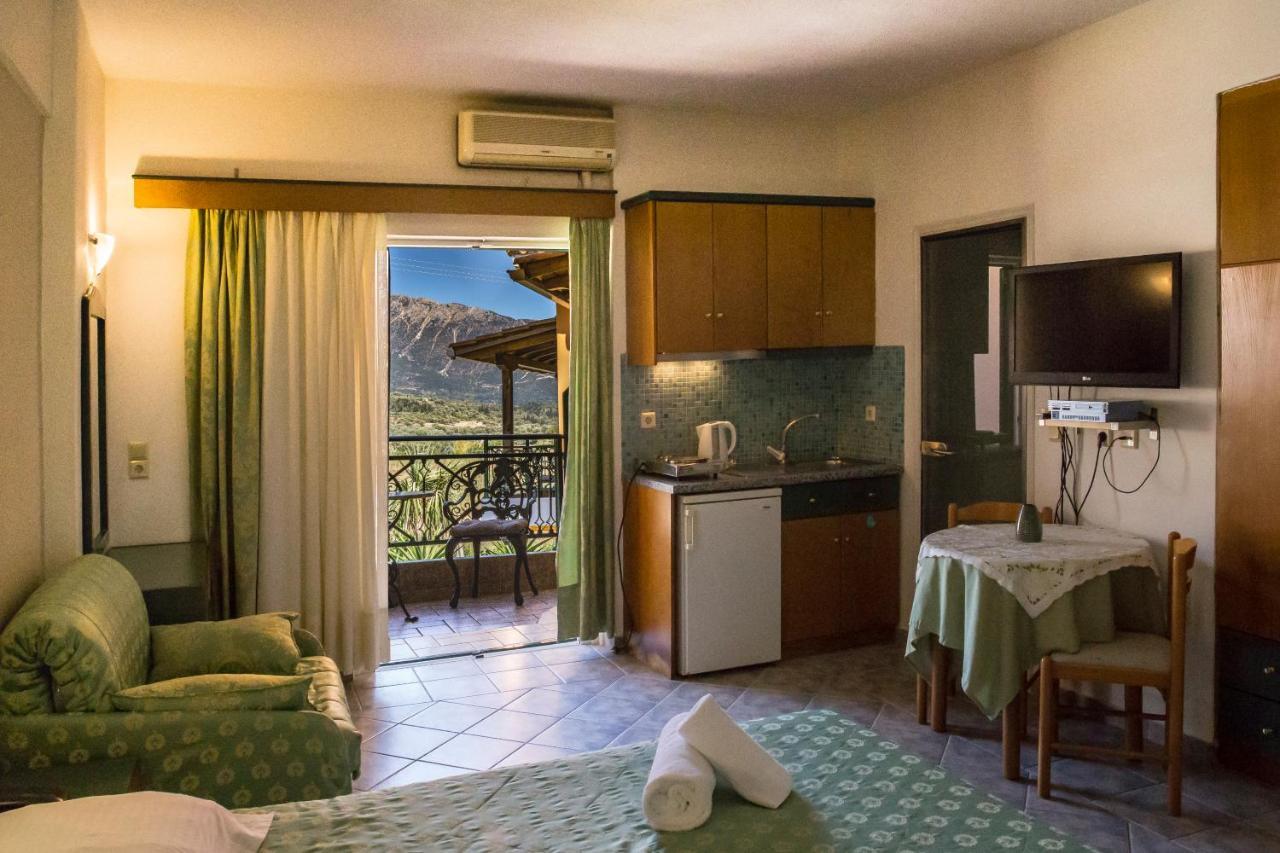 Hotel Odeon Vasiliki  Bagian luar foto