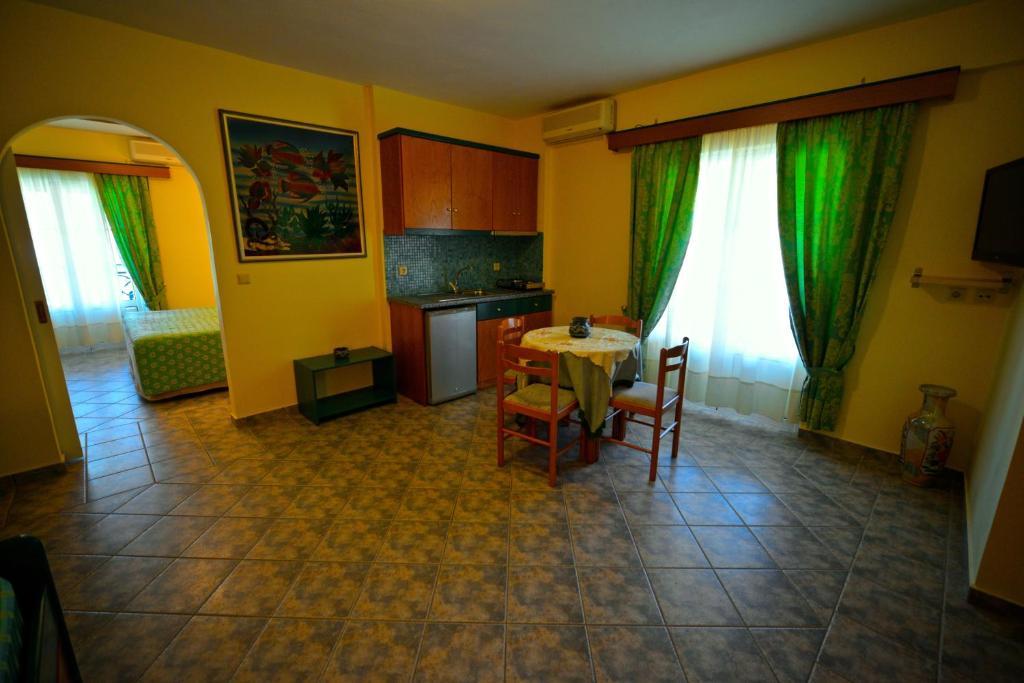 Hotel Odeon Vasiliki  Ruang foto